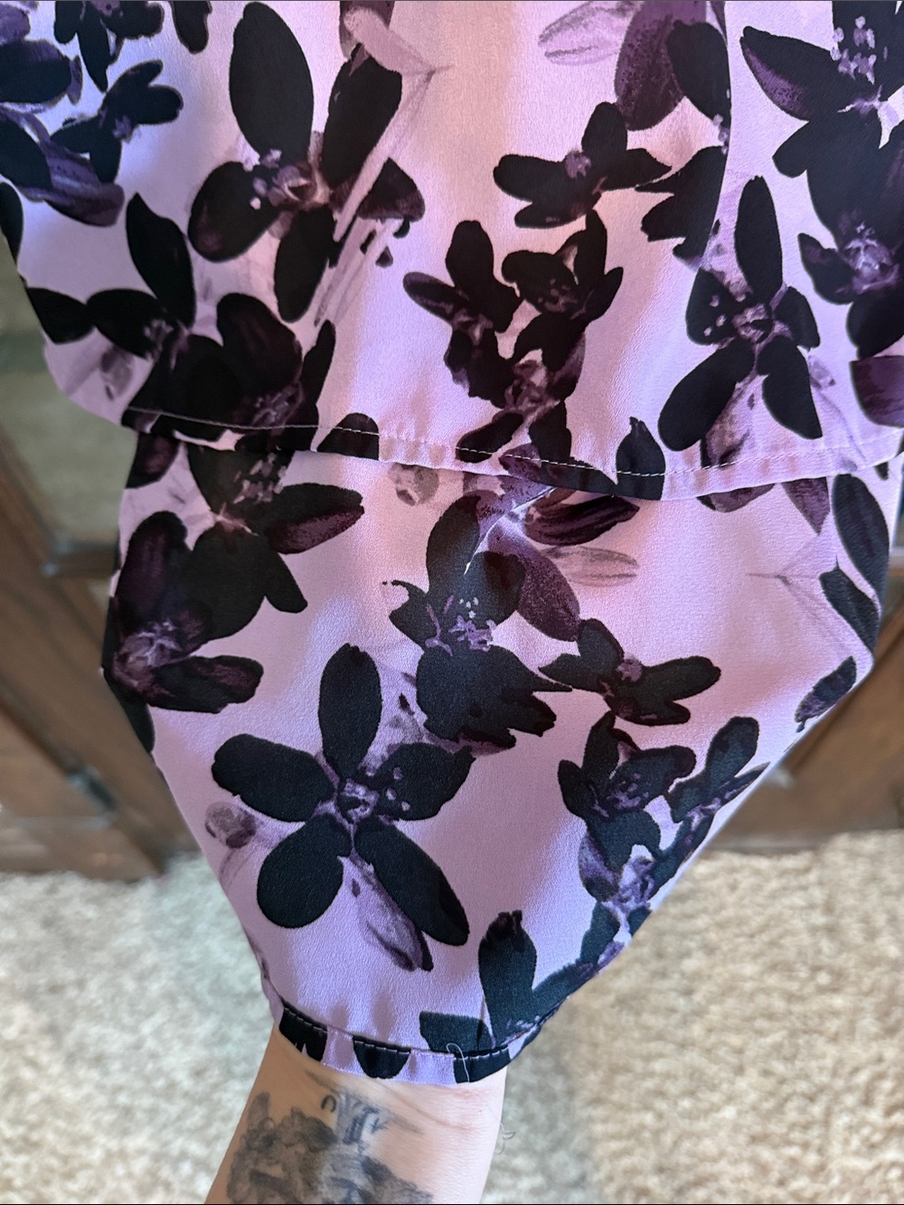Simply Vera Vera Wang Purple Black Floral V-Neck High-Low Blouse Womens Large - Picture 4 of 5